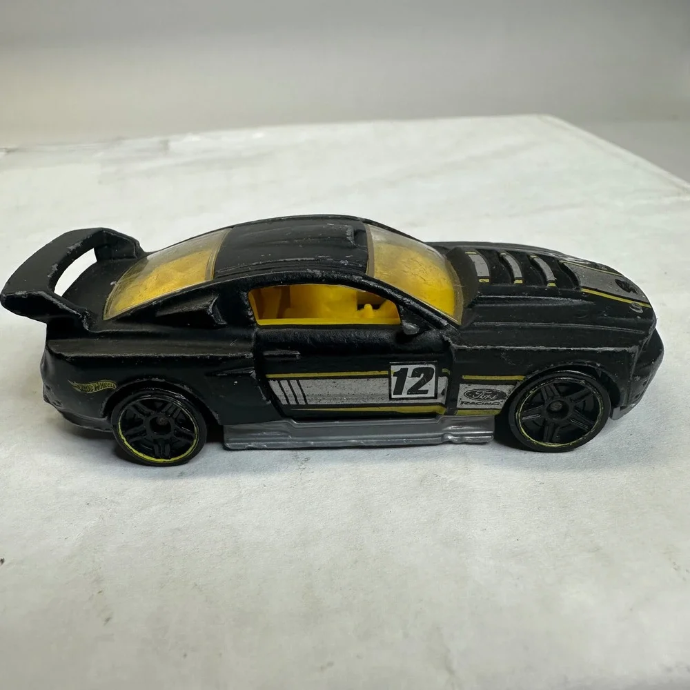 Hot Wheels Custom 12 Ford Mustang‎ Black Ford Racing 12 Performance 2011 Mattel